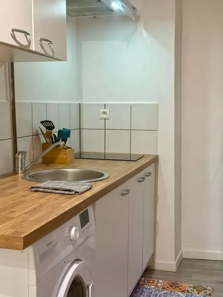 Kitchen - Studio with Parking in Villecroze