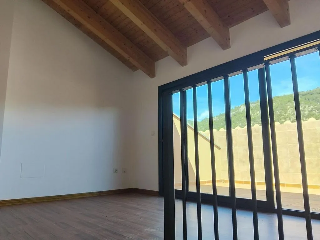 Rooms - Duplex Flat with Terrace in Noves de Segre