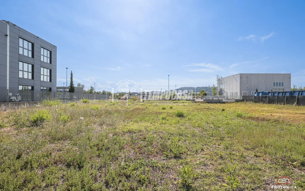 Giardino - Buildable Plot with Commercial and Residential Potential in Rimini
