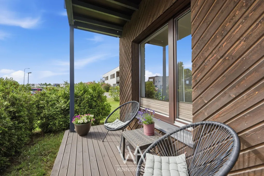Balcone - Apartment with Private Terrace in Peetri