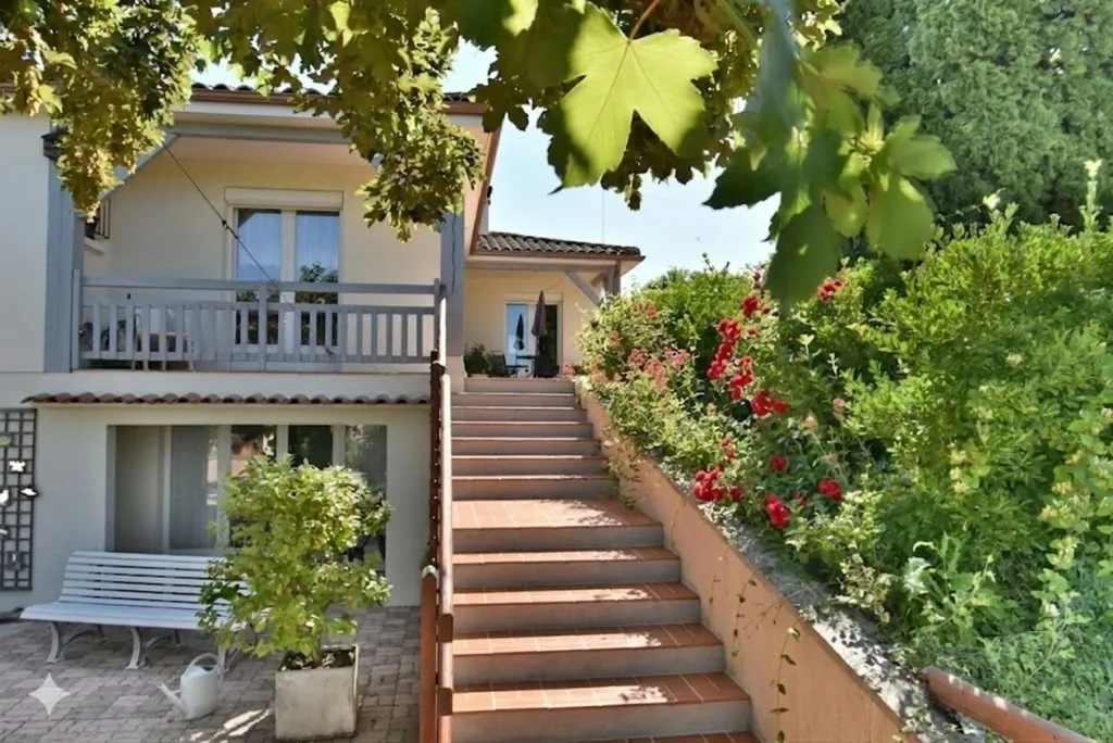 Esterno - Well-Maintained House with Garden in Fleac
