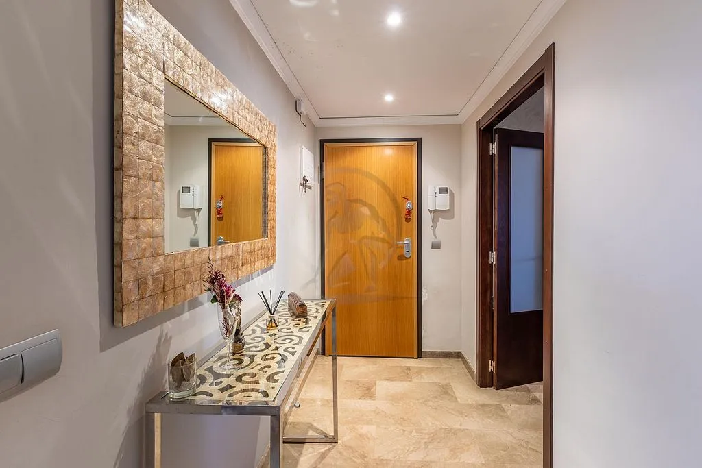 hallway_entrance