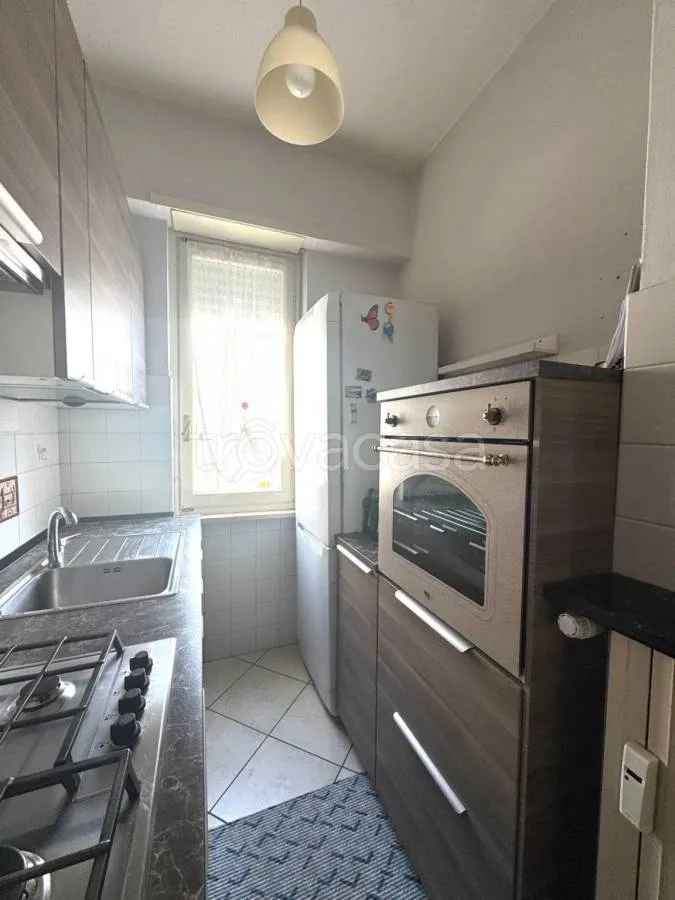 Köök - Bright Two-Bedroom Apartment with Balcony in Rivoli