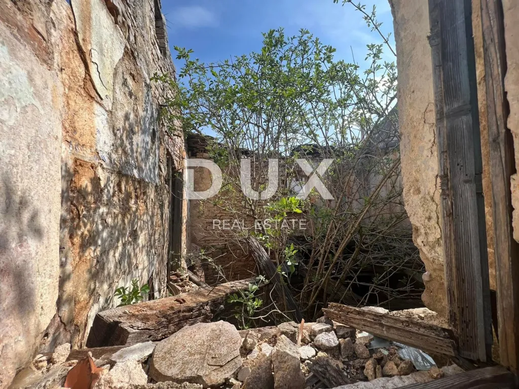 Jardin - Historic Stone House with Courtyard in Istra