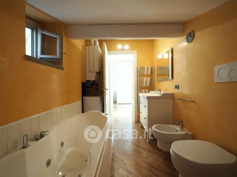 Vannitoad - Three-Bedroom Flat with Terrace in Florence