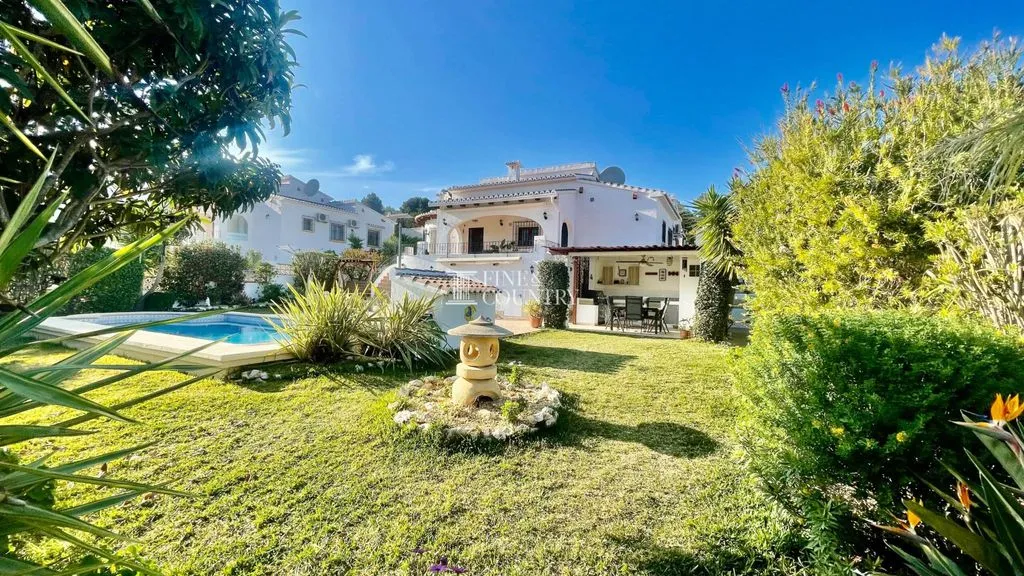 Aed - Modern Villa with Panoramic Views in Pedreguer