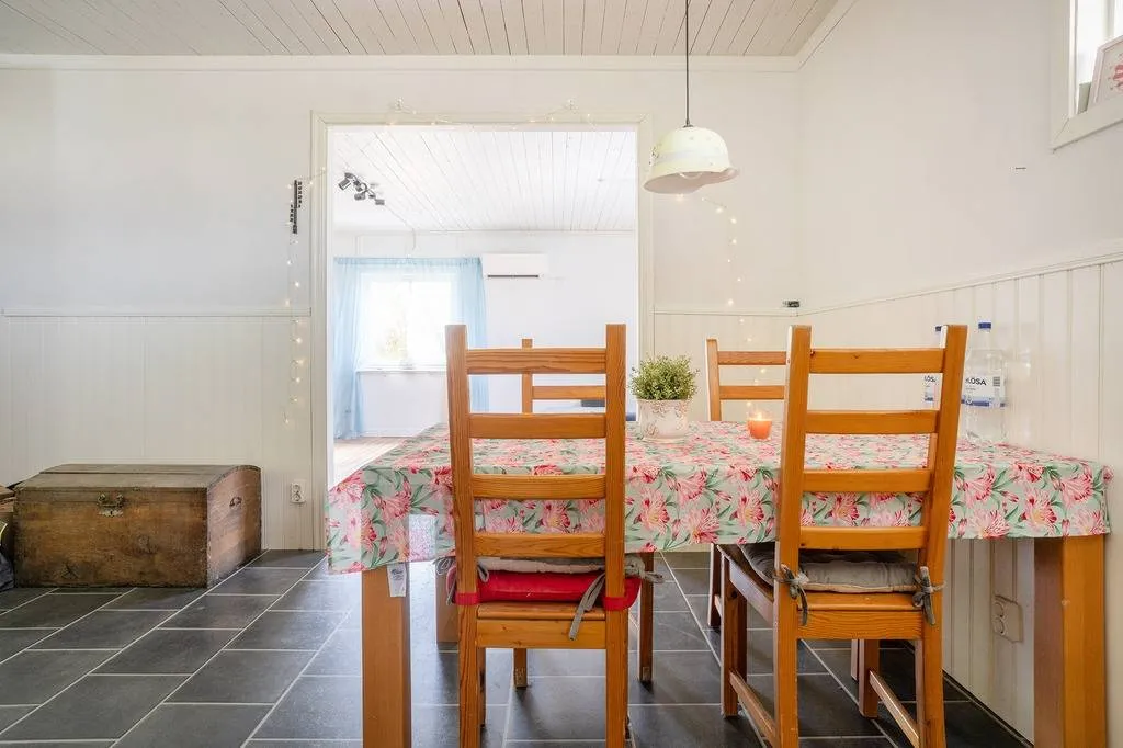 Söögituba - Red Villa with Garden in Bengtsfors