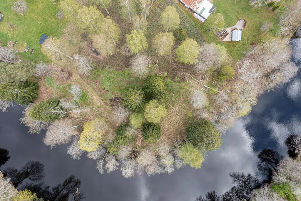Õhuvaade - Buildable Plot with Riverfront in Skinnskatteberg