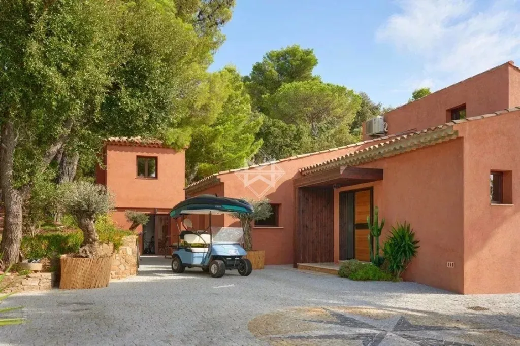 Extérieur - Villa avec Vue Panoramique sur Mer au Lavandou