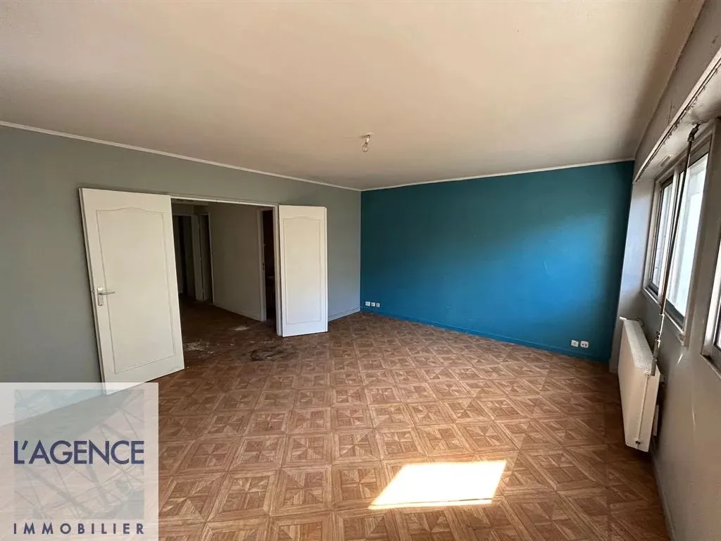 Rooms - T3 Flat for Renovation in Moissons