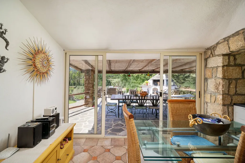 Terrass - Villa with Lake and Nature in Sardinia