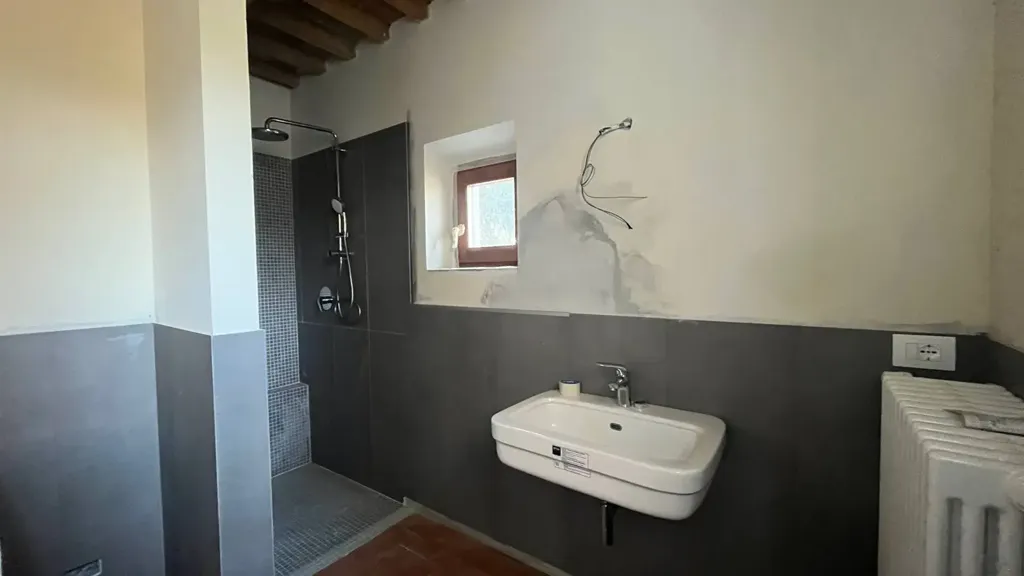 Salles de bain - Colonica with Olive Grove in San Casciano
