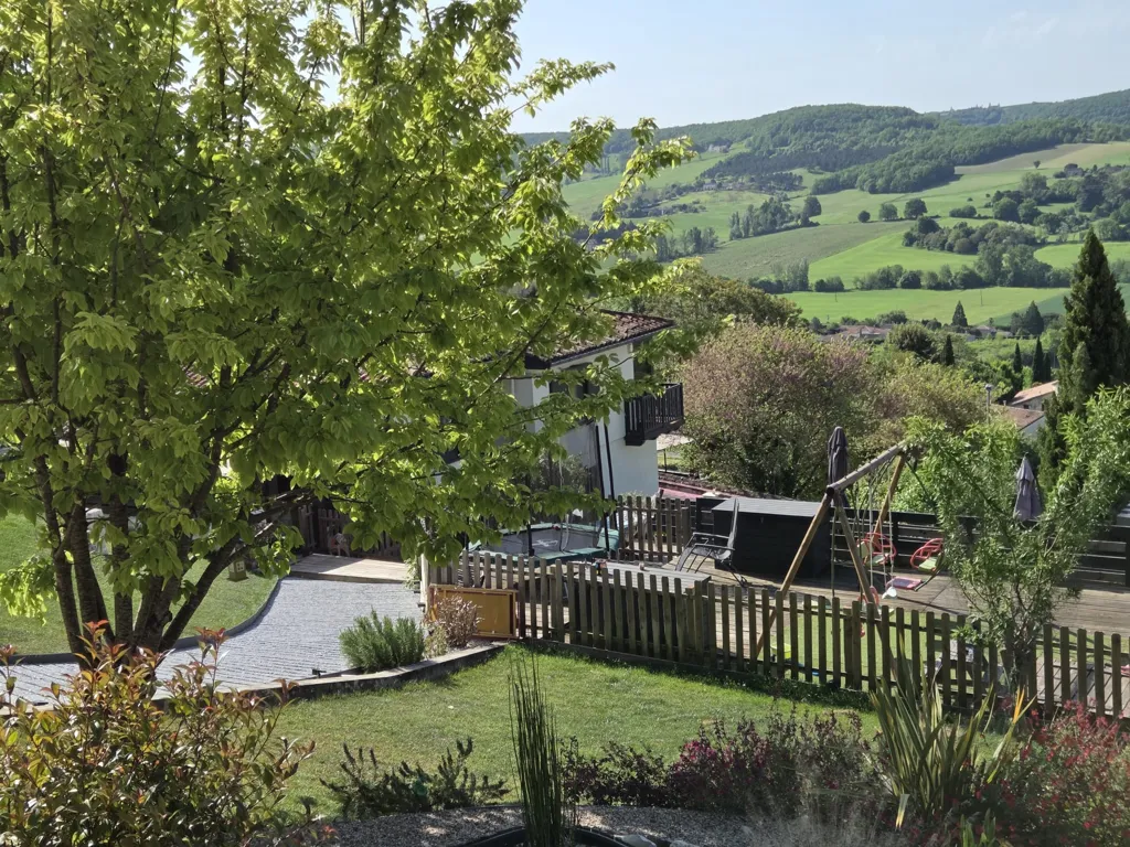 Jardin - Villa Rénovée avec Piscine sur les Hauteurs de Penne d'Agenais