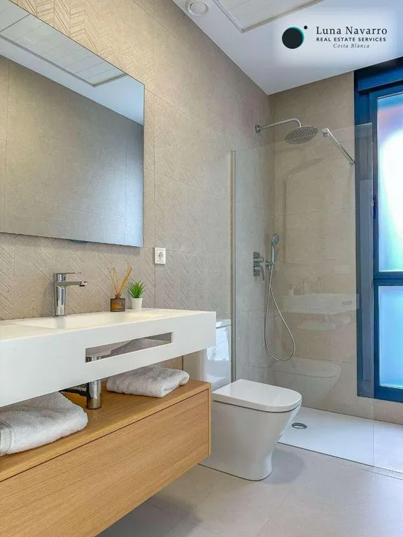 Bathrooms - Modern Villa with Sea View in Finestrat
