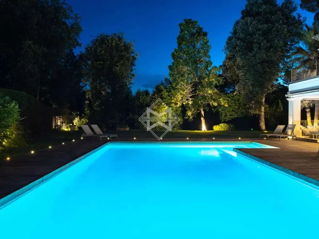 Piscina - Renovated Villa with Pool in Valbonne