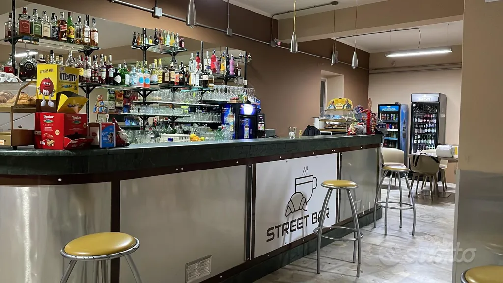 Rooms - Rented Bar in Commercial Area