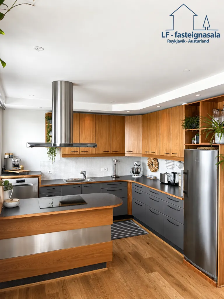 Cucina - Triplex with Spacious Balconies in Egilsstaðir