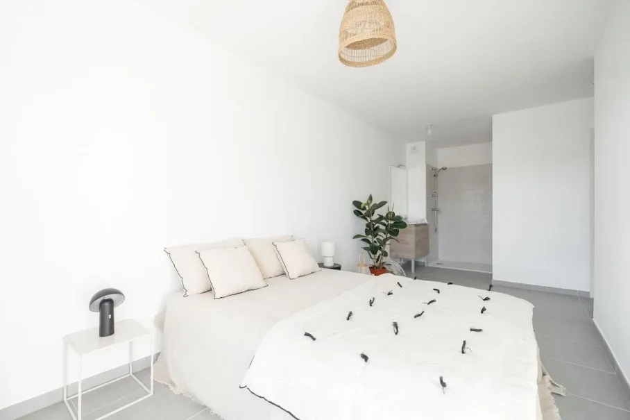 Magamistoad - 5-Piece Apartment with Terrace in Aubagne