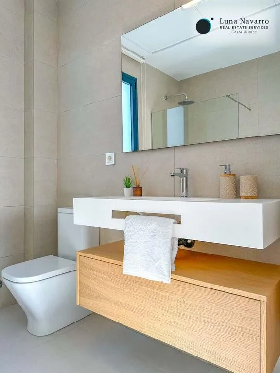 Bathrooms - Modern Villa with Sea View in Finestrat
