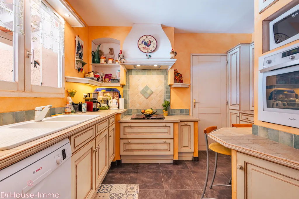 Kitchen - House with Pool in Cogolin