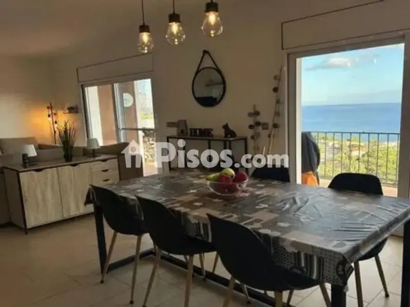 Söögituba - Apartment with Sea View in Llançà