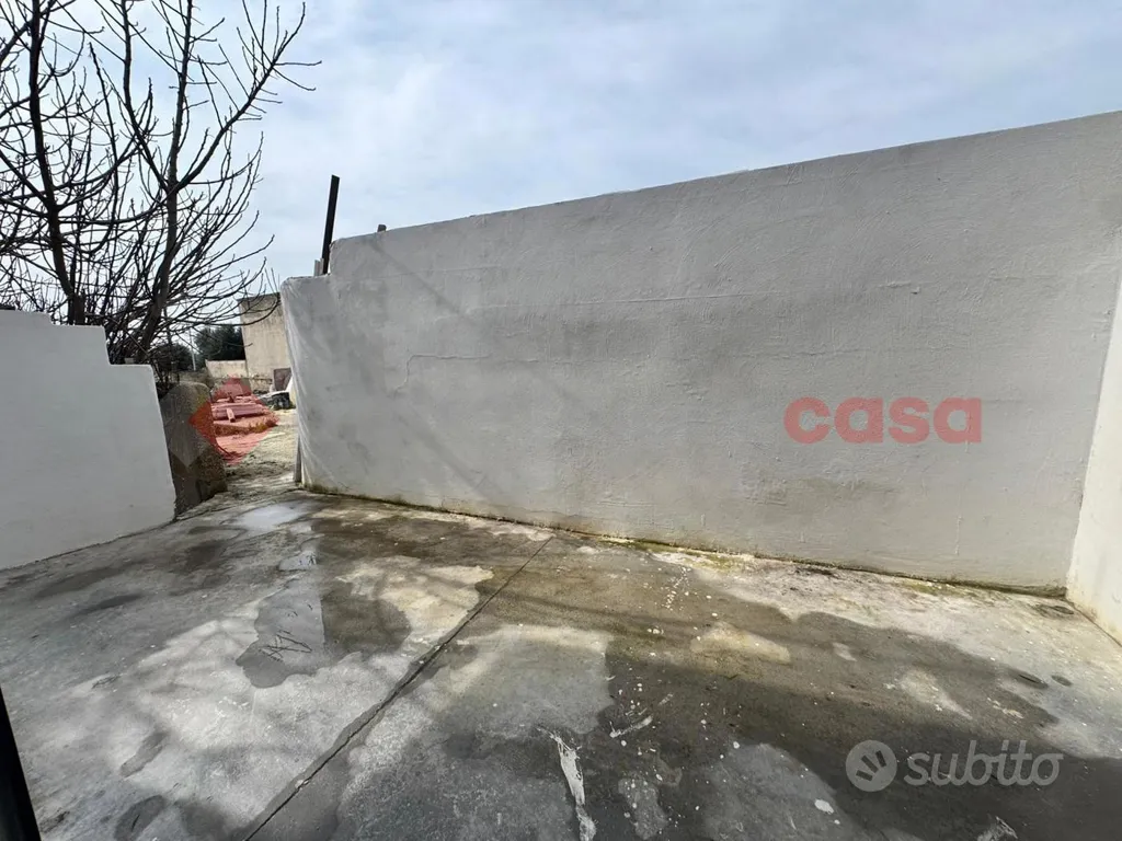 Jardin - Versatile Workshop with Outdoor Space in Pulsano