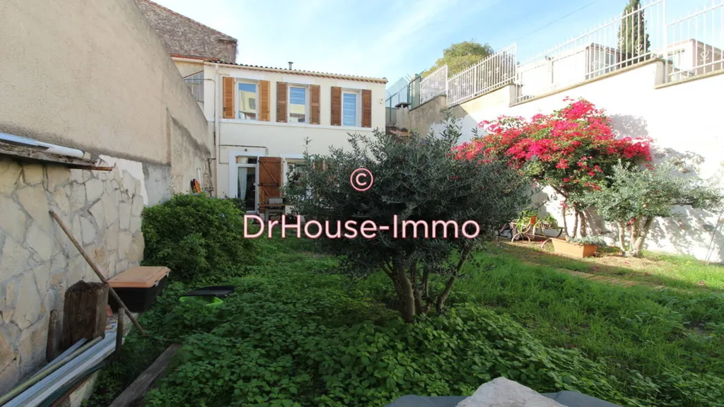 Jardin - Maison Lumineuse avec Jardin à Marseille-3e