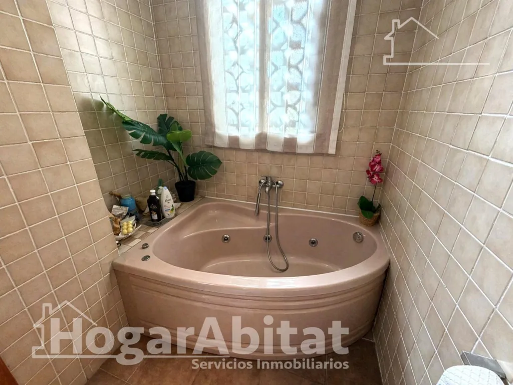 Vannitoad - Reformed Apartment with Balcony in Valencia