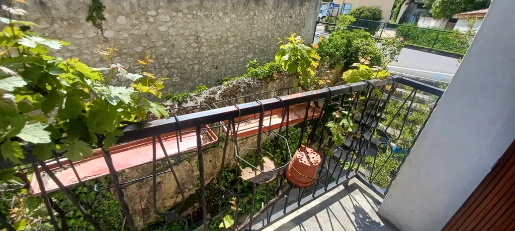 Balcon - Maison de Village à Rénover avec Sous-Sol à Claix