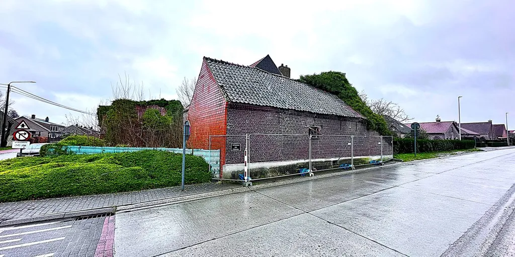 Extérieur - Maison sur Coin de Rue dans le Quartier Résidentiel de Gavere