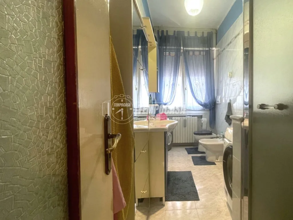 Salles de bain - Apartment with Balcony in Modena