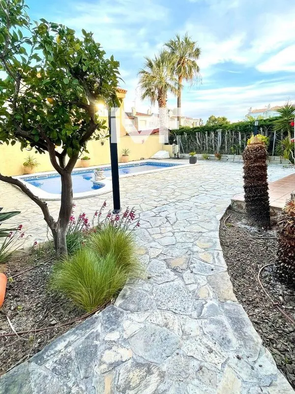 Piscine - Chalet with Pool and Terrace in Miami Platja