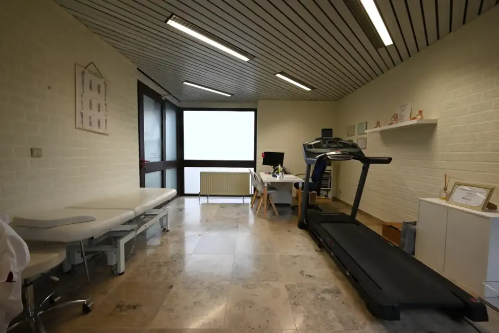Pièces - Locaux Commerciaux à Roeselare avec Parking