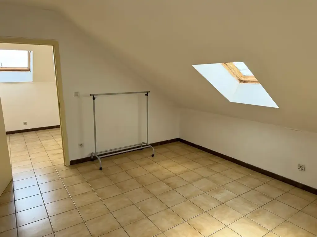 Toad - Duplex Apartment with 4 Bedrooms in Brustem Centre