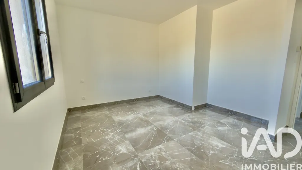 Toad - Contemporary House with Garden in Aude