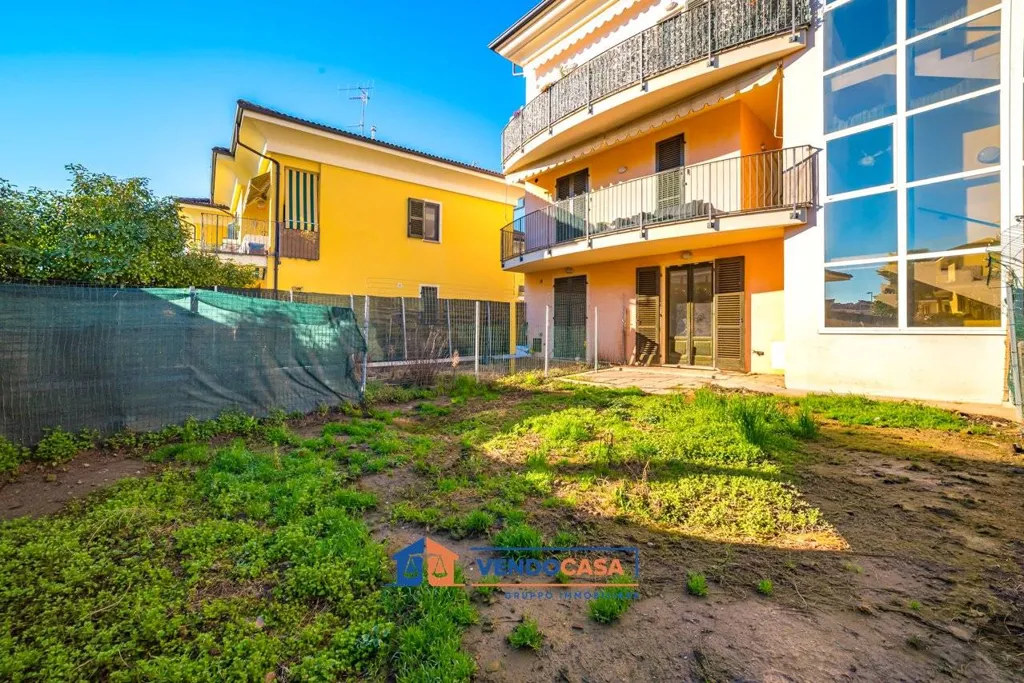 Jardin - Ground Floor Apartment with Private Garden in Bra