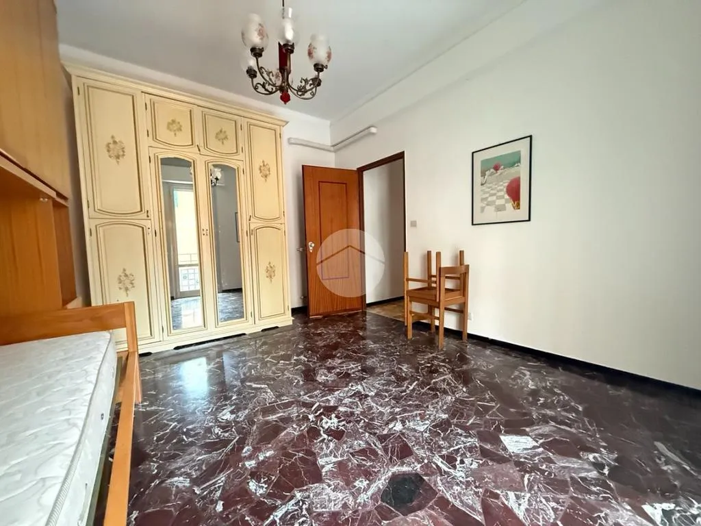 Magamistoad - Spacious Flat with Balcony in Genoa