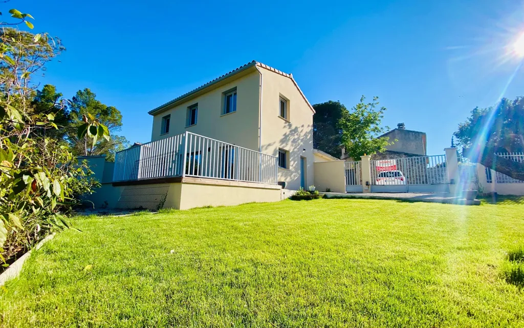 Aed - Modern Villa with Pool in Loriol-du-Comtat
