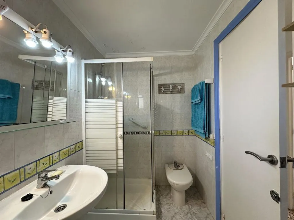 Salles de bain - Beachfront Flat with Pool in Alicante