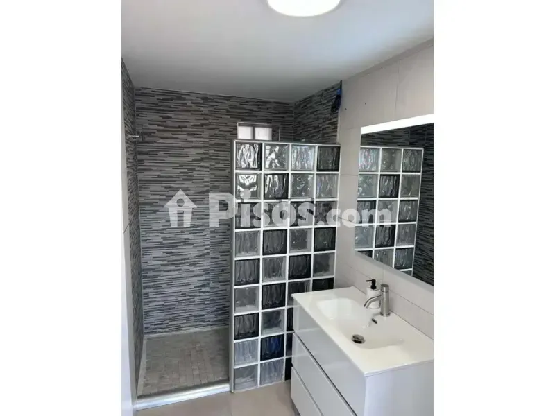 Salles de bain - Modernised Flat with Balcony in Almería