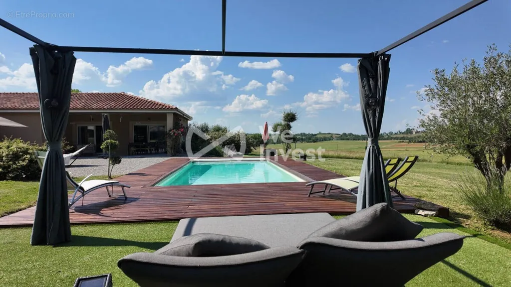 Bassein - Country House with Pool in Parisot
