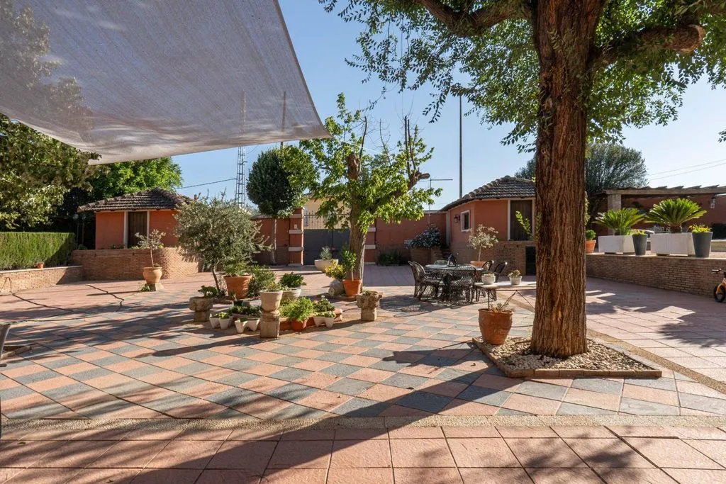 Garden - Historic Palatial House with Pool in Ogíjares