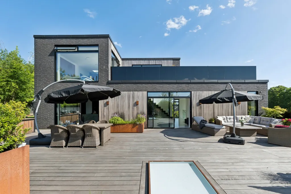 Terrasse - Modernised Villa with Terraces in Central Odder