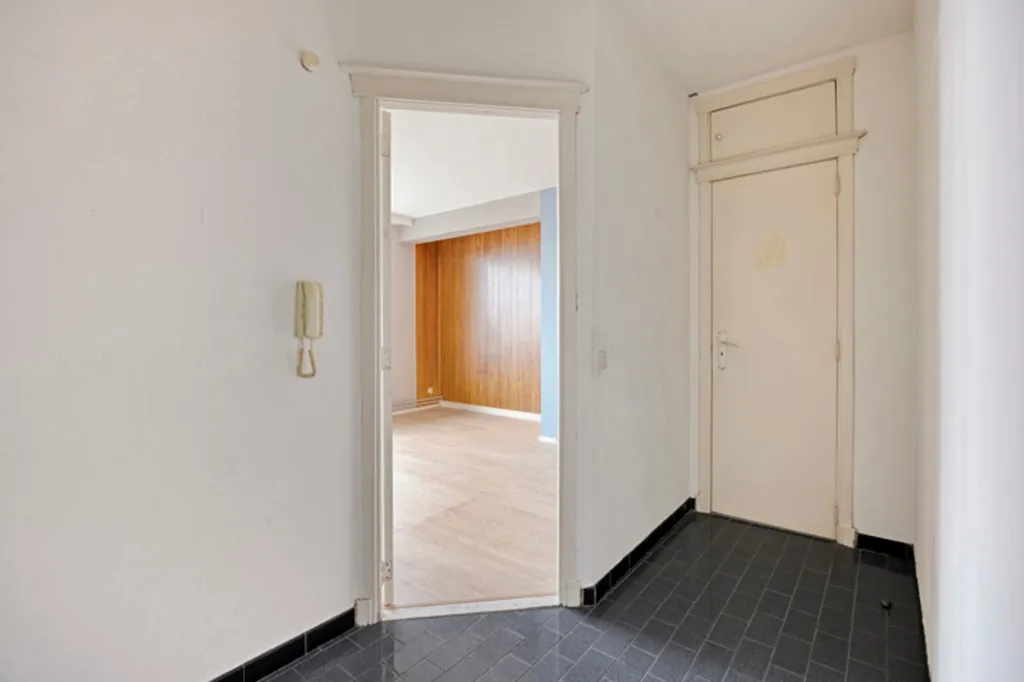 hallway_entrance