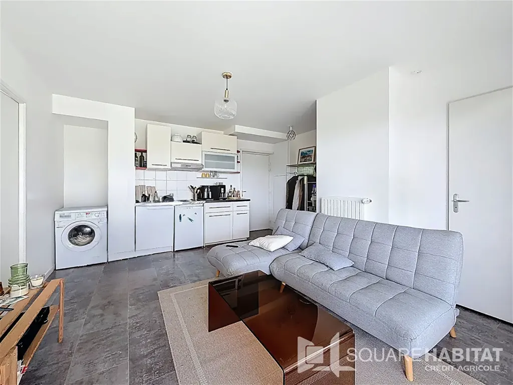 Séjour - Appartement 2 Pièces avec Loggia à Rennes