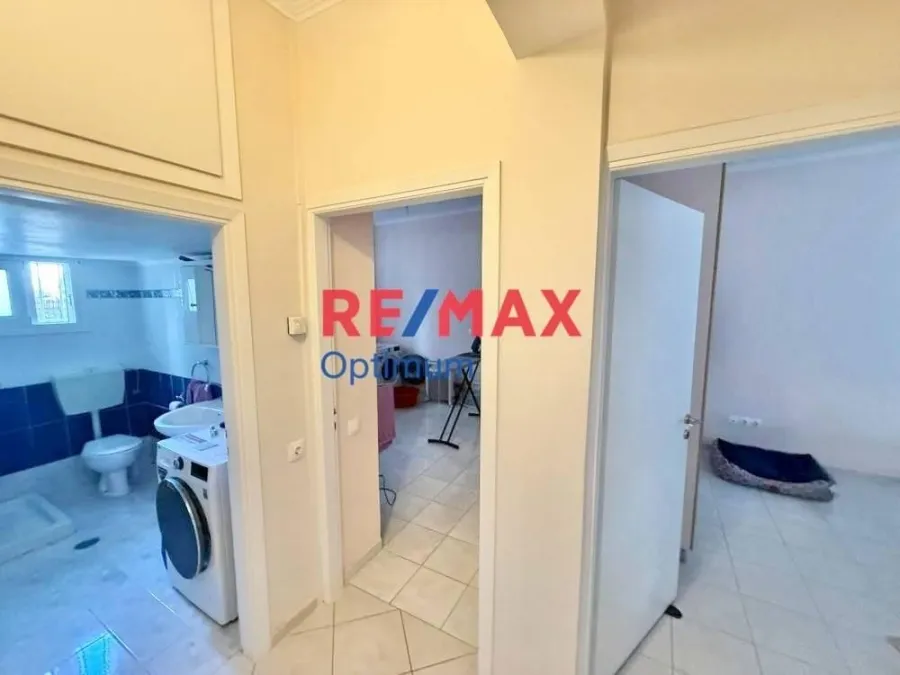 Salles de bain - Fully Renovated Flat with Balcony in Peristeri
