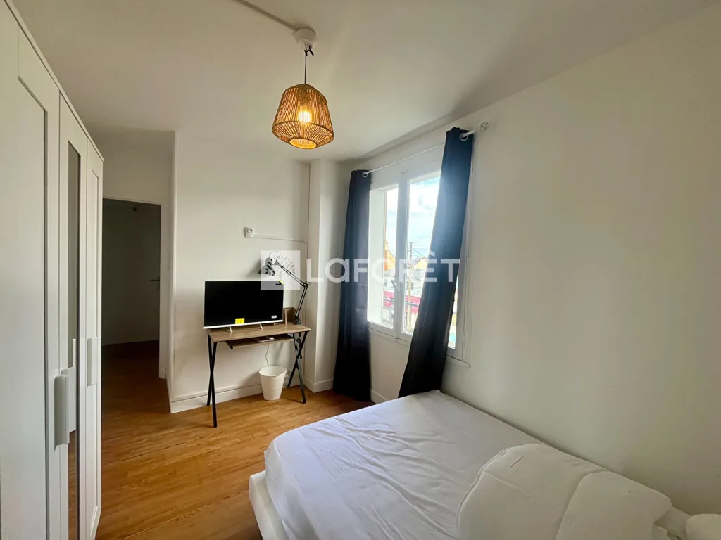 Bedrooms - 1-Bedroom Flat with Balcony in Caen