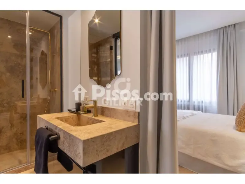 Salles de bain - Bright Apartment with Balcony in Malasaña