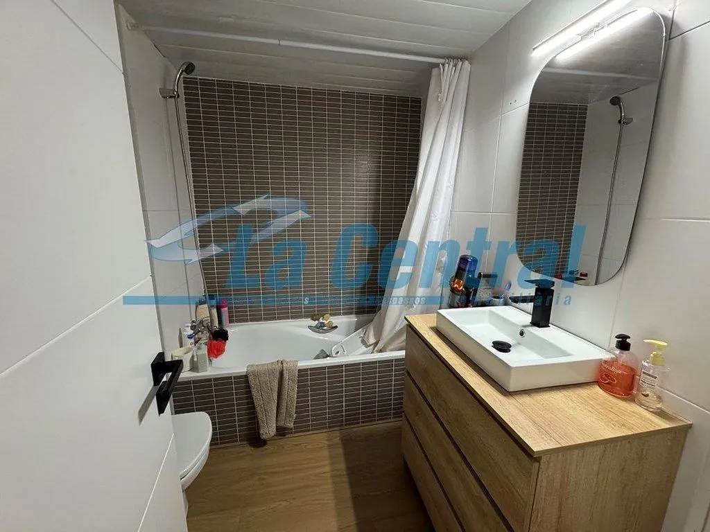 Bathrooms - Bright Apartment with Open Plan in La Sénia