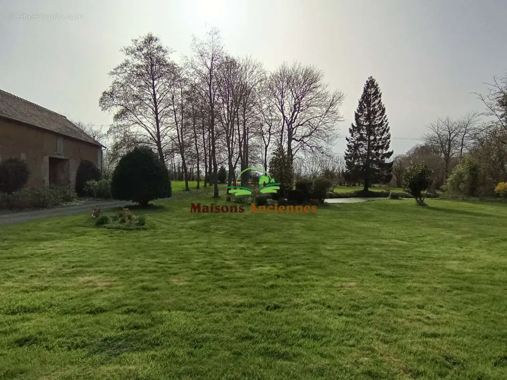 Jardin - Maison Ancienne avec Parc Arboré à Isigny-sur-Mer